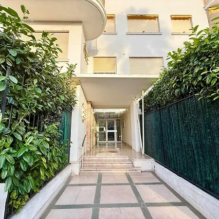 B007 Grand Lumineux 4 Proche Centre * Cannes